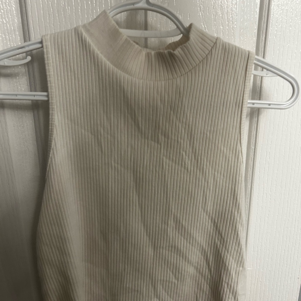 Old Navy Ribbed Mock-neck Tank - Picture 2 of 2